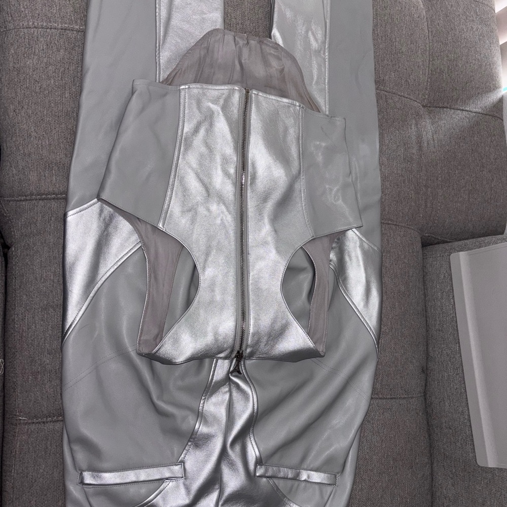 Silver Women's Set - Picture 6 of 6